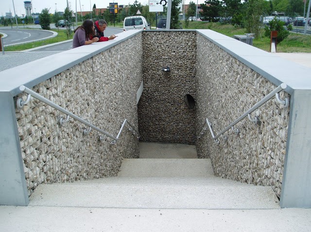 BLAGNAC (31) - Passage souterrain
