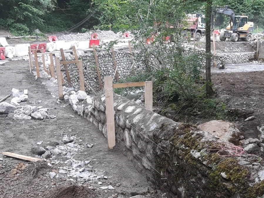 Reconstruction du mur de soutènement en berge de l’Ourse