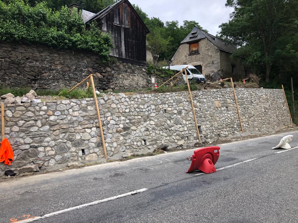 RD929 - Reconstruction de mur en pierre - Arreau