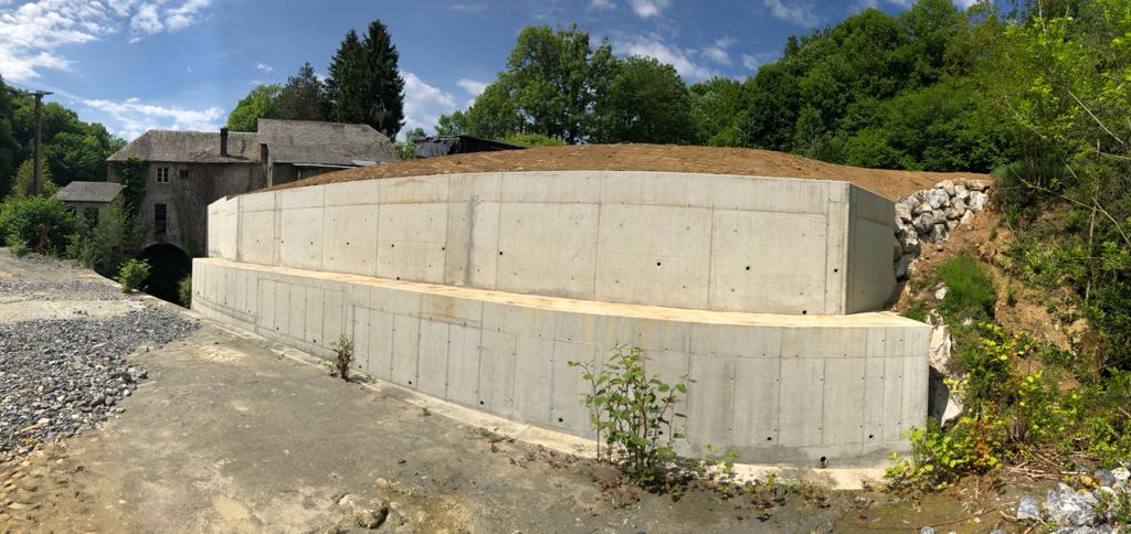 Micro-centrale - soutènement par deux murs de 3.00 m