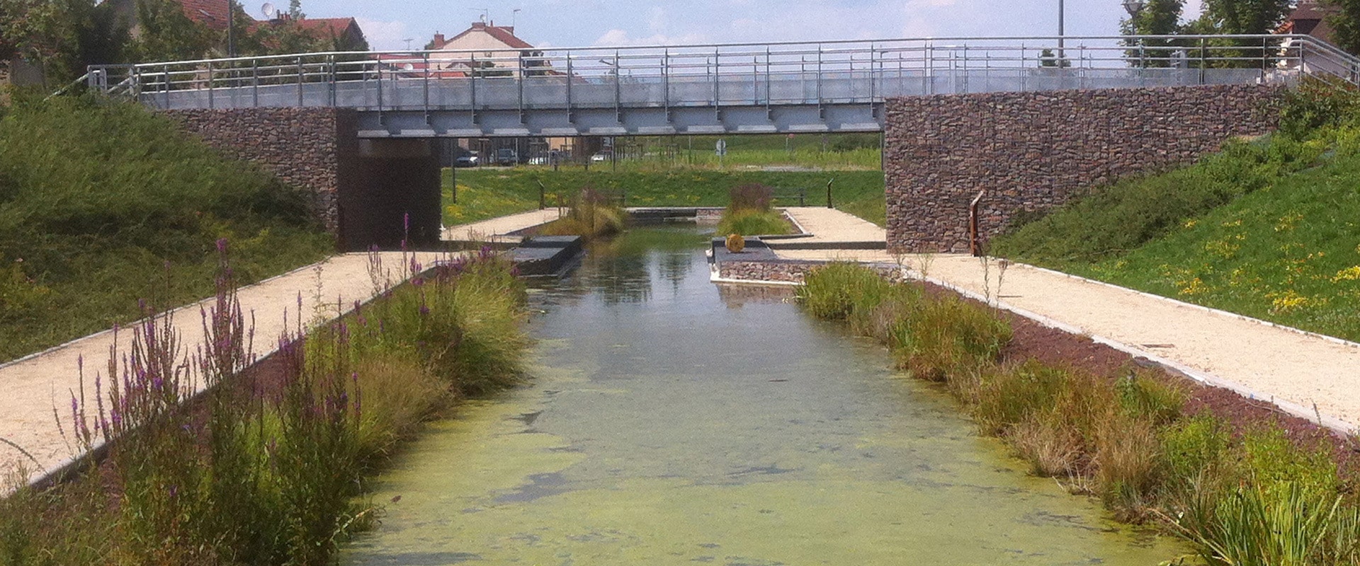 abord de milieu hydraulique en gabion